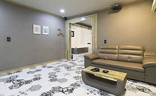 Tiffany Self Check-in Hotel