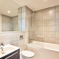 Seven Living Bracknell - Free Parking on Site