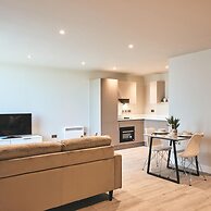 Seven Living Bracknell - Free Parking on Site