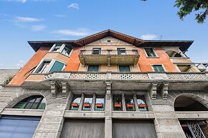 Villa Matilde Lake Front