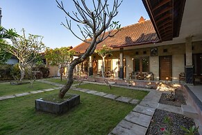 Green Cottage by ABM