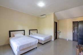 Green Cottage by ABM