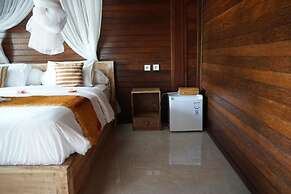 Green Cottage by ABM