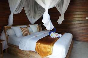 Green Cottage by ABM