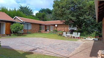 Charming Randburg Accommodation Near the Olivedale Clinic