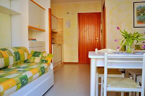 Lovely sea View Studio With Balcony - Beahost