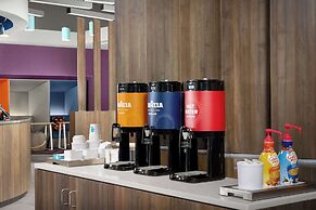 Tru by Hilton Jacksonville West I 295