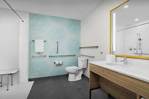 Tru by Hilton Jacksonville West I 295