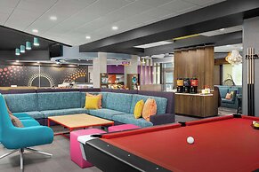 Tru by Hilton Jacksonville West I 295