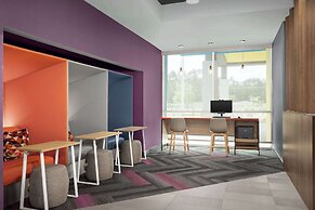 Tru by Hilton Jacksonville West I 295