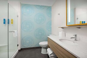 Tru by Hilton Jacksonville West I 295