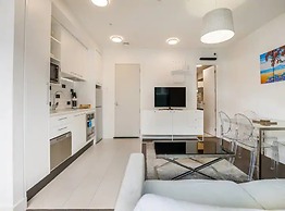 Bright & Modern Auckland Cbd Apartment