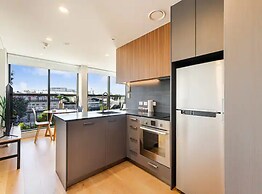 Bright And Modern Apartment On K Road!