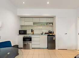 Charming One-Bedroom Apartment In Wynyard Quarter