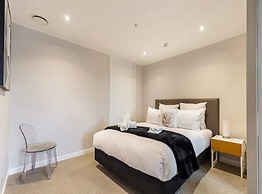 Contemporary Apt - Free Parking