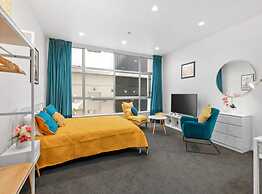 Cosy And Central Studio