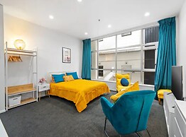 Cosy And Central Studio