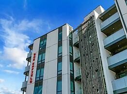 Designer Luxury 2-Bed Apartment With Car Park