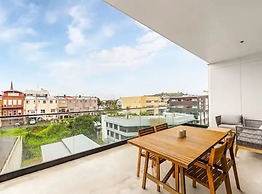 Modern Living In Prime Location!