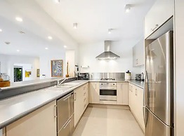 Stylish And Serene Living In Kohimarama