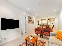 Spacious Mount Eden Apartment