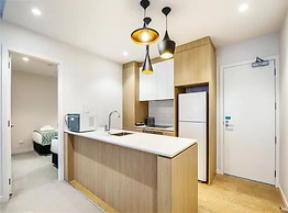 Spacious Mount Eden Apartment