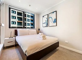 Central & Modern 2-Bedroom Apartment