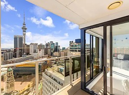 City Views From Bright And Spacious Apartment!
