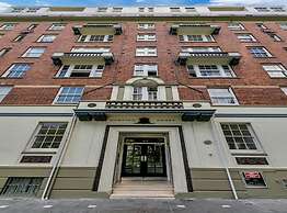 Heart Of The City Apartment In Heritage Building