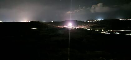 Modern 4-bed Home in Ix-xaghra, Valley View Pool