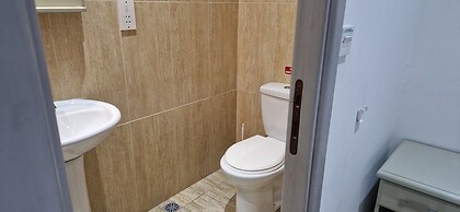 Modern 4-bed Home in Ix-xaghra, Valley View Pool