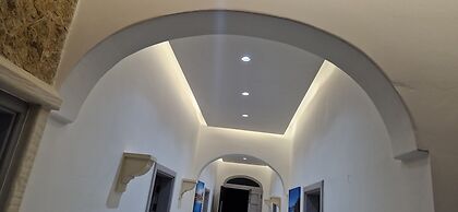 Modern 4-bed Home in Ix-xaghra, Valley View Pool