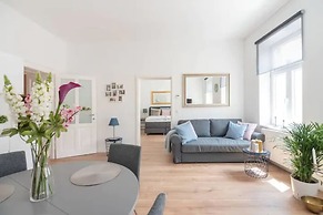 Luxurious and Bright, 5 min walk to city center