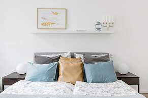 Luxurious and Bright, 5 min walk to city center