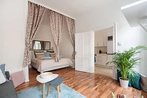 Luxurious and Bright, 5 min walk to city center