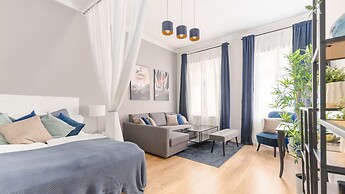 Luxurious and Bright, 5 min walk to city center