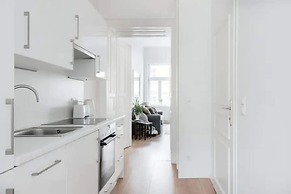 Luxurious and Bright, 5 min walk to city center