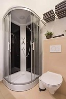 Luxurious and Bright, 5 min walk to city center