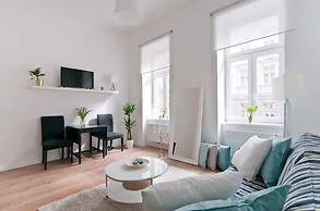 Luxurious and Bright, 5 min walk to city center