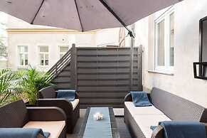 Luxurious and Bright, 5 min walk to city center