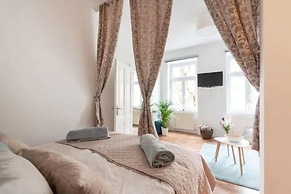 Luxurious and Bright, 5 min walk to city center