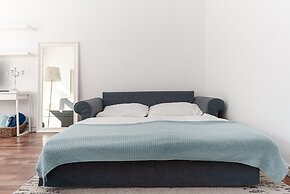 Luxurious and Bright, 5 min walk to city center