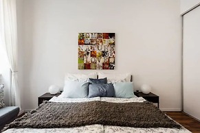 Luxurious and Bright, 5 min walk to city center