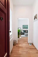 Luxurious and Bright, 5 min walk to city center