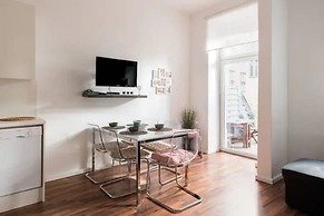 Luxurious and Bright, 5 min walk to city center