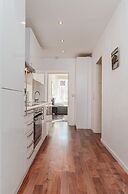 Luxurious and Bright, 5 min walk to city center