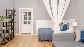 Luxurious and Bright, 5 min walk to city center