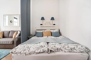 Luxurious and Bright, 5 min walk to city center