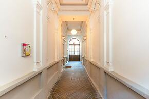 Luxurious and Bright, 5 min walk to city center