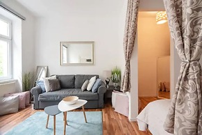 Luxurious and Bright, 5 min walk to city center